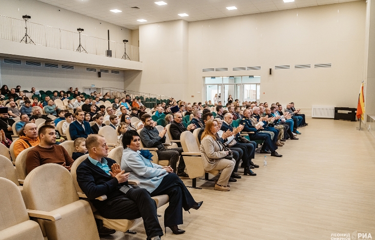 Наставник, символ силы и мудрости: в Тверской области отмечают День отца