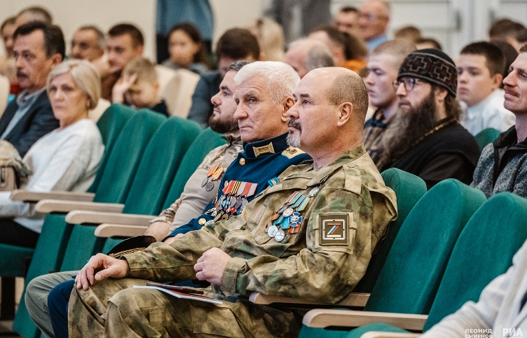 Наставник, символ силы и мудрости: в Тверской области отмечают День отца