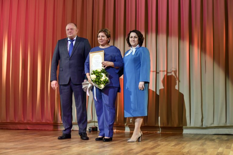 Педагогов Тверской области поздравили с Днем учителя
