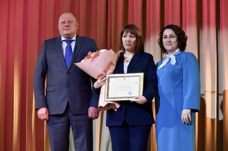 Педагогов Тверской области поздравили с Днем учителя