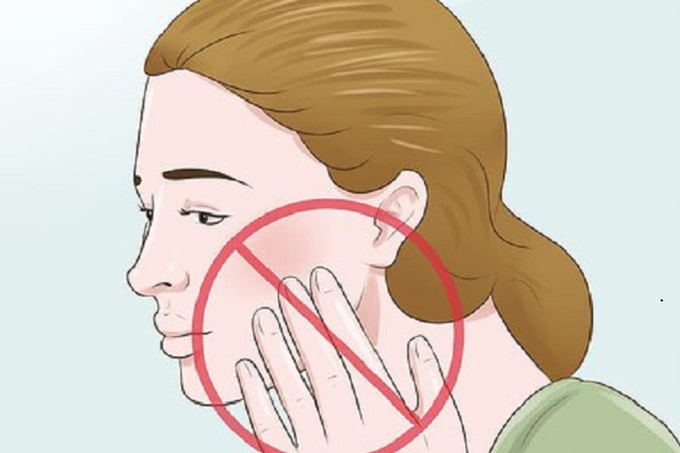 Роспотребнадзор призвал жителей Тверской области не трогать лицо руками вне дома Роспотребнадзор призвал жителей Тверской области не трогать лицо руками вне дома