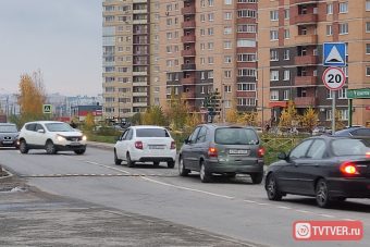 Рядом с местом смертельного ДТП в Твери установили «лежачего полицейского» Рядом с местом смертельного ДТП в Твери установили «лежачего полицейского»