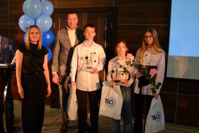 За творчество и мастерство: опубликовано видео награждения конкурсов «Тренер года» и «Спасибо, тренер!»