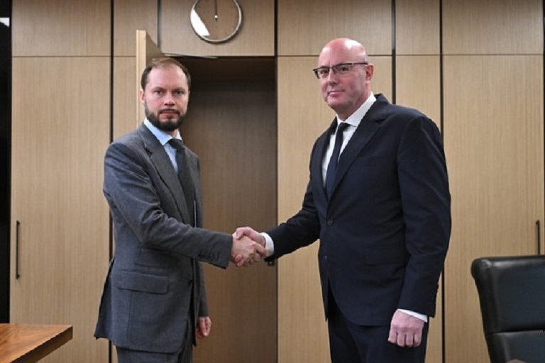 Вице-премьер правительства РФ провел рабочую встречу с врио губернатора Тверской области Виталием Королевым