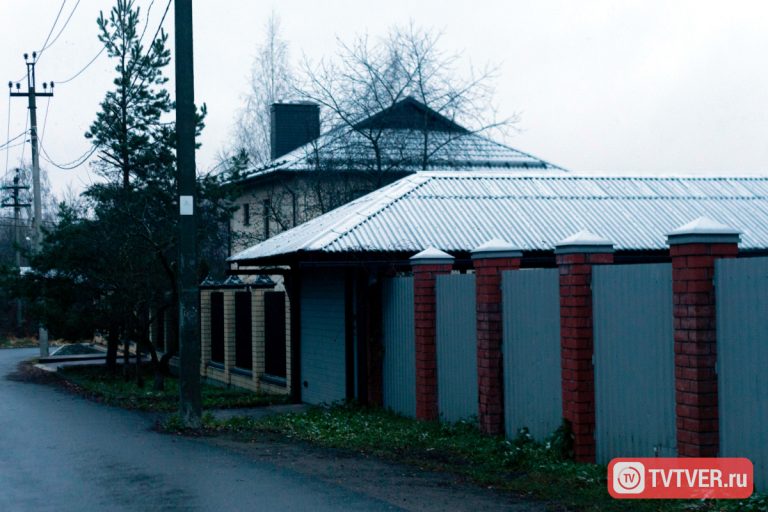 В Твери под покровом ночи выпал первый снег