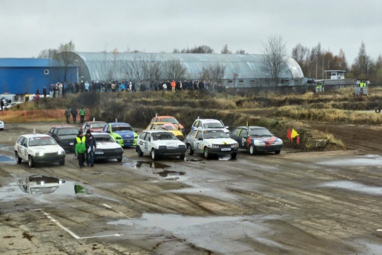 В Твери состоялись соревнования по автокроссу
