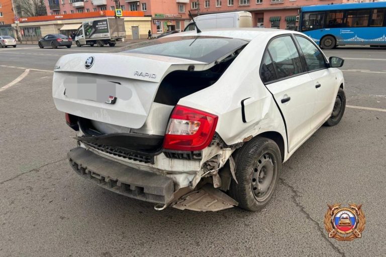 Женщина пострадала в ДТП на площади Терешковой в Твери