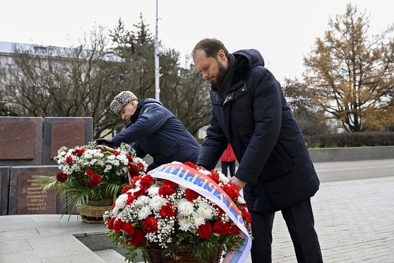 Лучшим сотрудникам полиции Тверской области вручили медали и наградное оружие