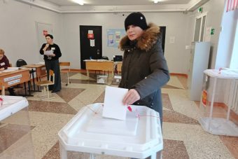 В Удомельском округе на избирательные участки пришли родственники бойцов СВО