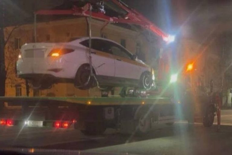 Подросток без прав катался на автомобиле по ночной Твери