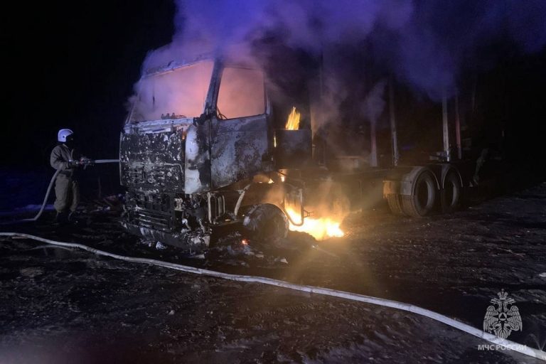 Лесовоз горел в Тверской области