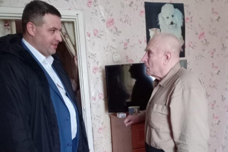 В Тверской области навестили старейшего ветерана МВД