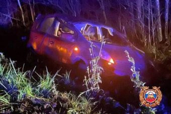 В Тверской области перевернулась легковушка, есть пострадавшая