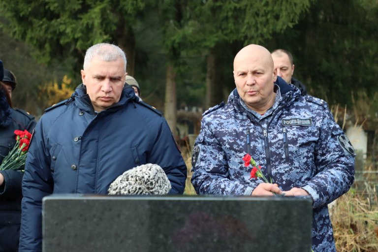 В Твери почтили память сотрудников полиции, погибших при исполнении служебного долга