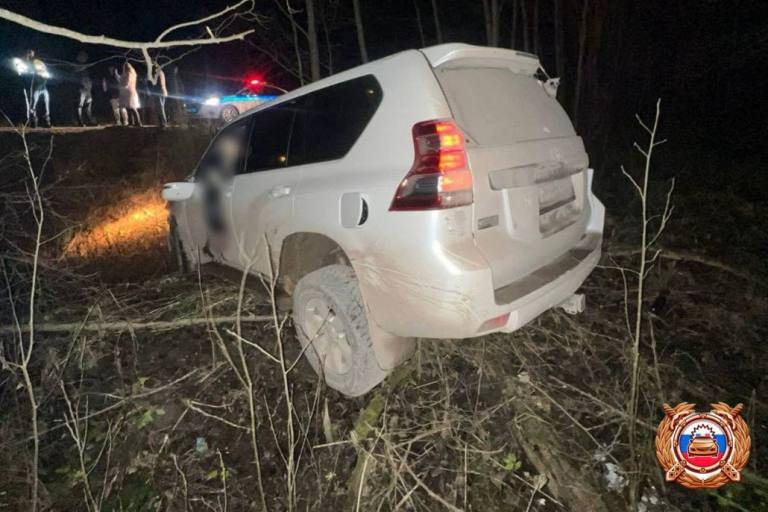 Появились фото с места смертельного ДТП с Toyota Land Cruiser в Тверской области