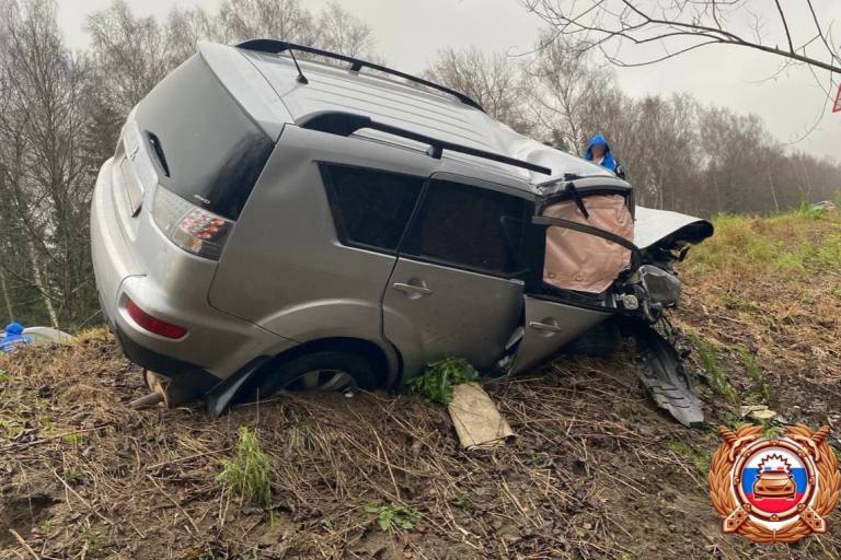 Выезд на встречную полосу стал причиной смертельного ДТП в Тверской области