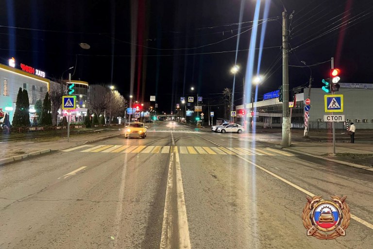 В Твери автомобиль такси сбил пешехода