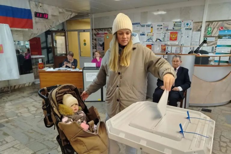 В Удомельском округе на избирательные участки приходят целыми семьями