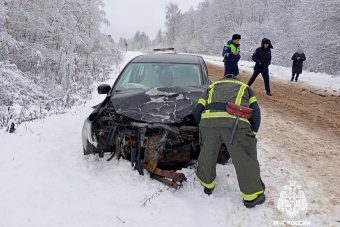 С аварией в Нелидовском округе пришлось разбираться пожарным