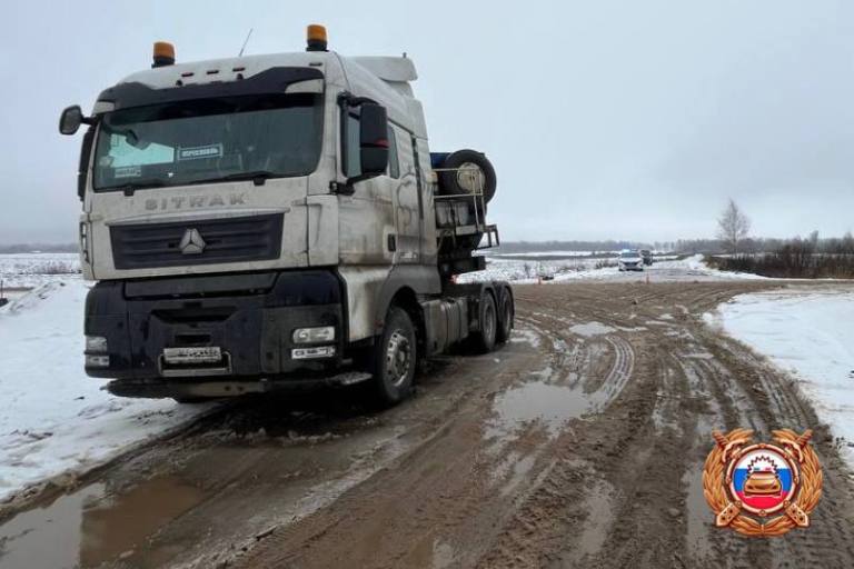 Один человек пострадал в столкновении большегрузов в Тверской области