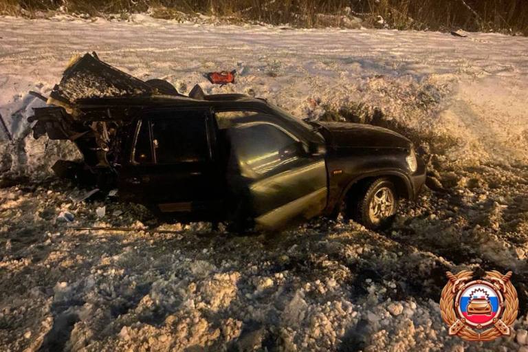 Пять человек, включая троих детей, пострадали в ДТП с фурой в Тверской области