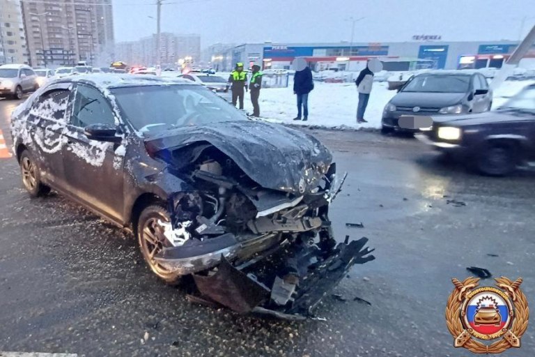 В ДТП при неработающем светофоре в Твери пострадала 6-летняя девочка