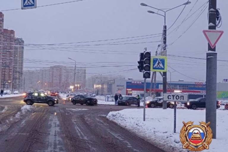 В ДТП при неработающем светофоре в Твери пострадала 6-летняя девочка