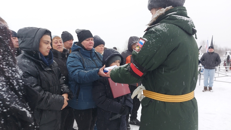Жители Тверской области простились с юным бойцом, погибшим на СВО