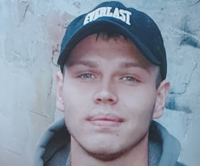 Жители Тверской области простились с юным бойцом, погибшим на СВО