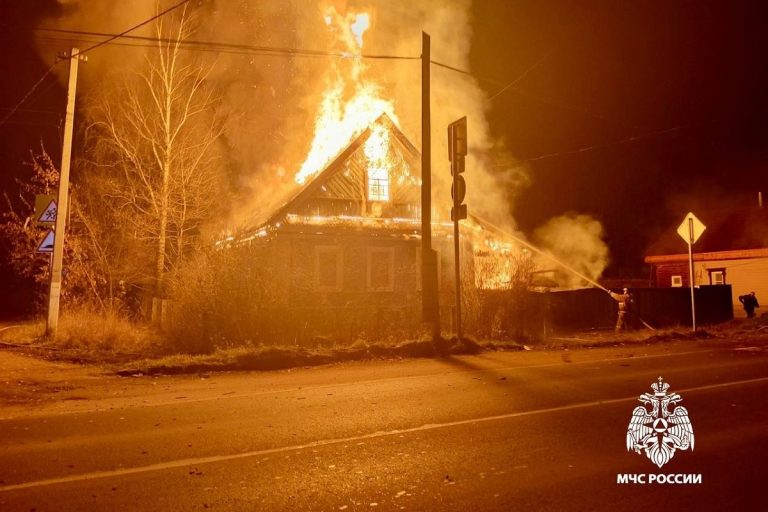 Жилой дом сгорел в Тверской области