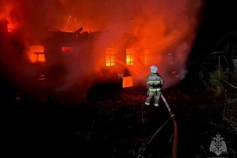 Жилой дом полыхал в Тверской области