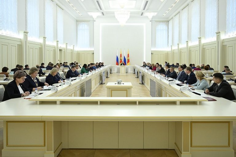 Врио Губернатора Виталий Королев провел первое заседание Правительства Тверской области