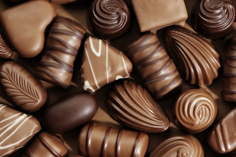 Ассоциация кондитеров через Росстандарт пытается узаконить подмену шоколада дешевым аналогом