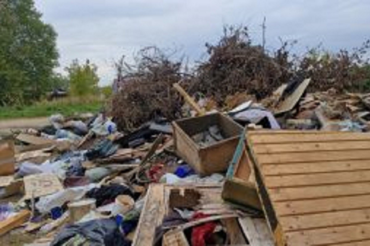 Свалку на сельхозугодьях организовали в Тверской области