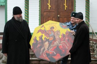 Осужденные написали икону для часовни в Тверской области