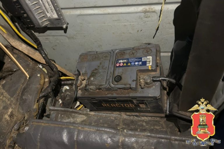 Двое жителей Тверской области разобрали стену строения ради кражи