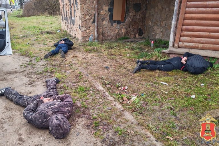 Банду грабителей грузовиков задержали в Тверской области