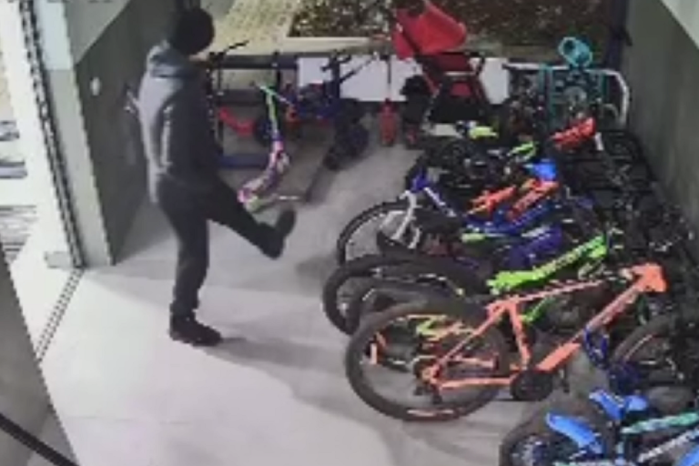 Серийного похитителя велосипедов задержали в Твери