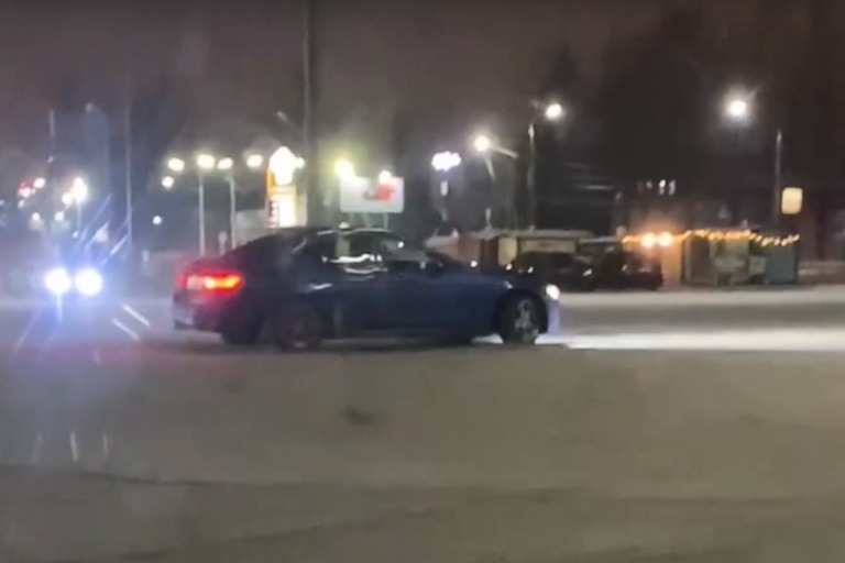 На парковке у гипермаркета Лента в Твери задержали дрифтеров