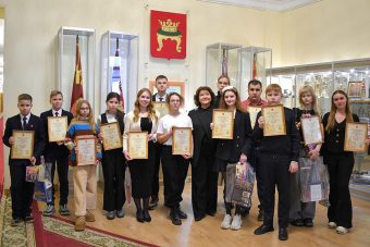 Тверские школьники получили по 10 тысяч рублей за особые достижения