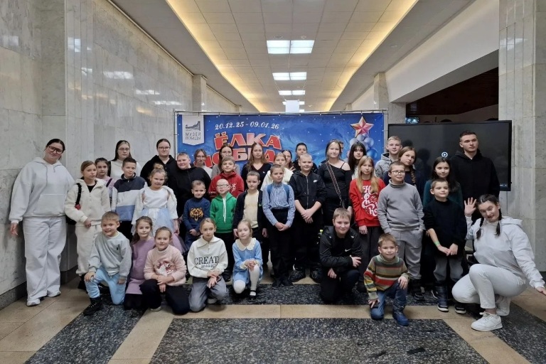 Дети ветеранов СВО из Тверской области побывали на новогодней программе в Музее Победы