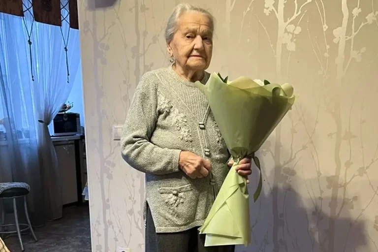 Ветеран ВОВ из Тверской области Зоя Новикова отмечает столетний юбилей