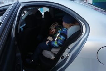 Теперь за детей без автокресел в машине водители заплатят вдвойне
