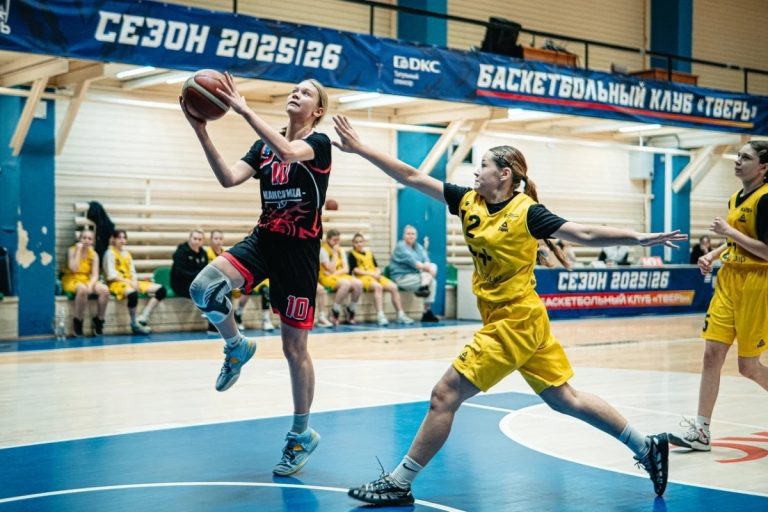 В Твери состоялся баскетбольный турнир памяти Александра Калашникова