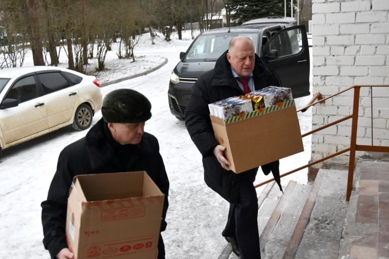 Депутаты Заксобрания исполнили новогодние мечты ребят из Тверской области