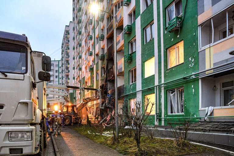 Часть жителей поврежденного после атаки БПЛА дома в Твери смогут вернуться в свои квартиры до конца дня