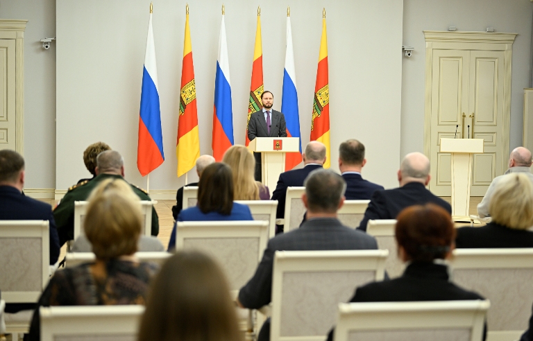 В День Конституции РФ Виталий Королев вручил государственные и региональные награды жителям Тверской области