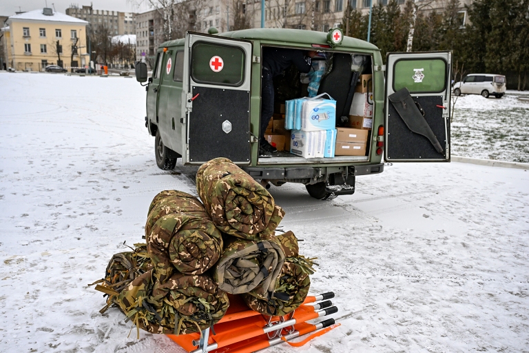 В зону СВО из Тверской области направили автомобиль скорой медицинской помощи и защиту от тепловизоров
