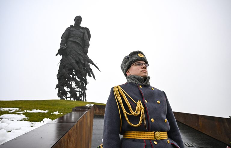 Врио губернатора Тверской области возложил цветы к мемориалу Советскому солдату под Ржевом