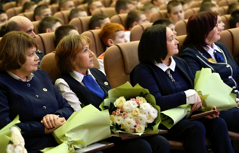 В Твери отпраздновали 82-летие Суворовского военного училища